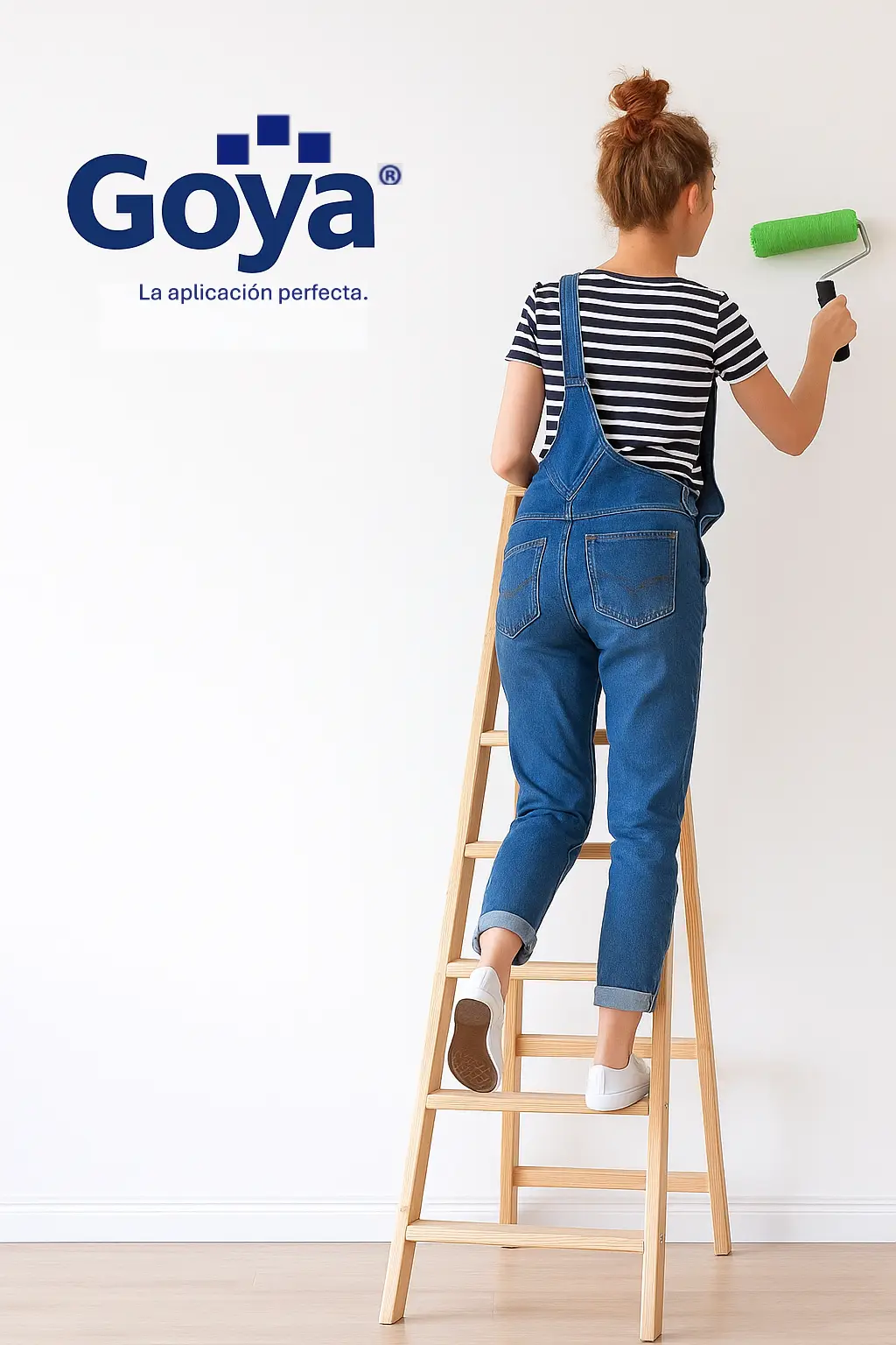 Mujer pintando pared con Rodillo Goya La aplicación perfecta